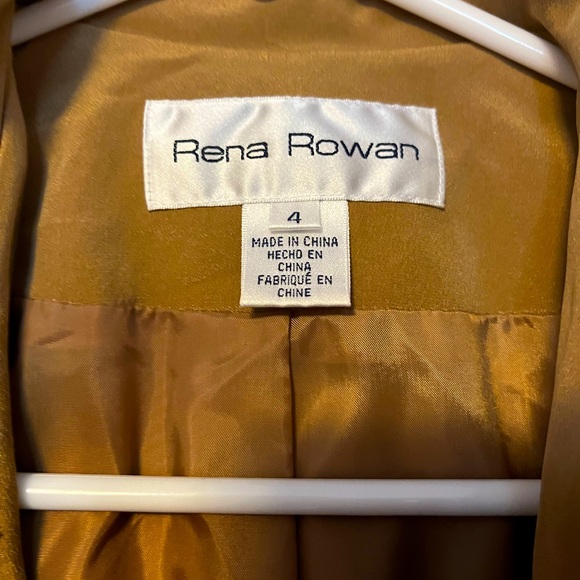 Vintage blazer and pants set. Blazer size 4 - Pants size 6. - Picture 3 of 3